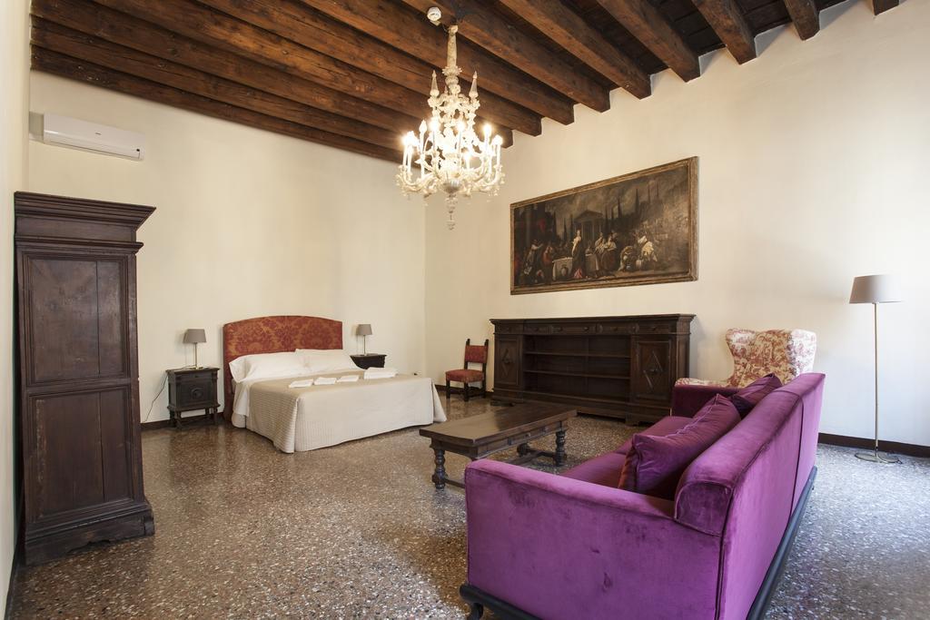 Palazzo Valmarana Braga *