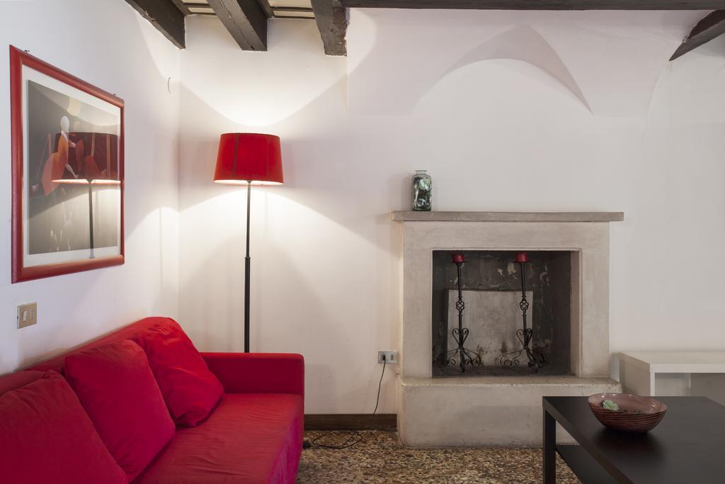 Palazzo Valmarana Braga Apartment