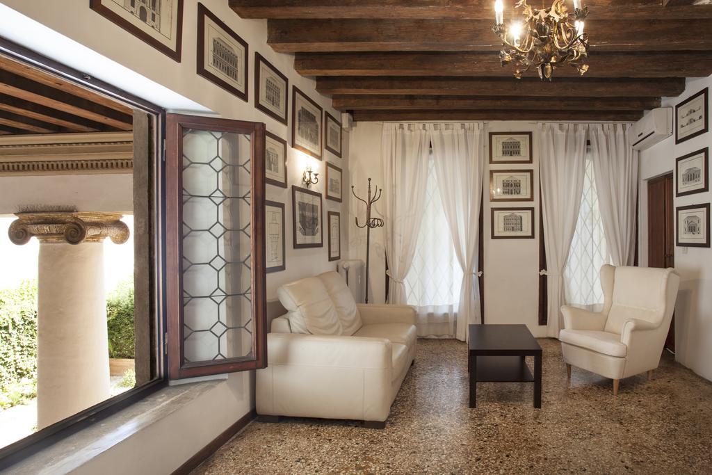 Palazzo Valmarana Braga *